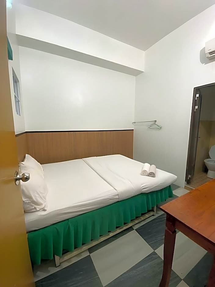 OYO 90979 Sianglory Inn