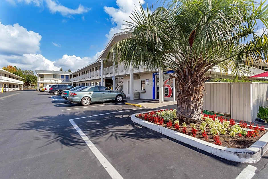 Motel 6 Santa Rosa - South