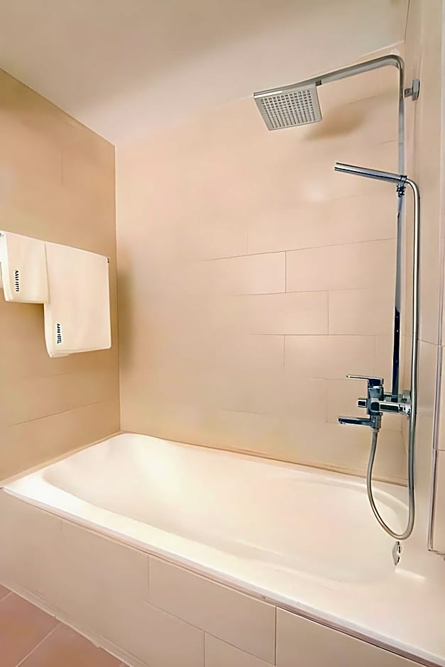 Avana Laemchabang Boutique Hotel