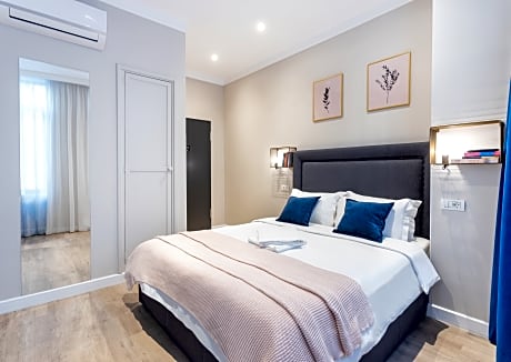 Studio queen size bed