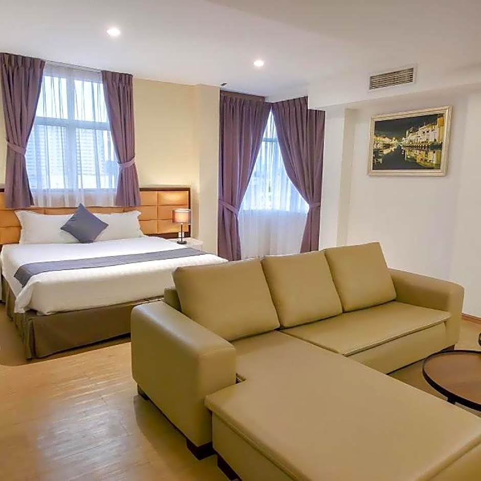 Hallmark Crown Hotel