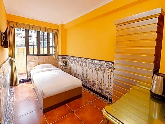 Family Inn (Rua De Miguel Aires Branch) 