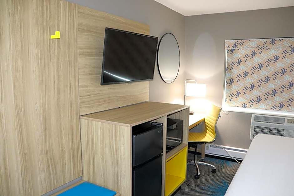 Days Inn by Wyndham La Crosse