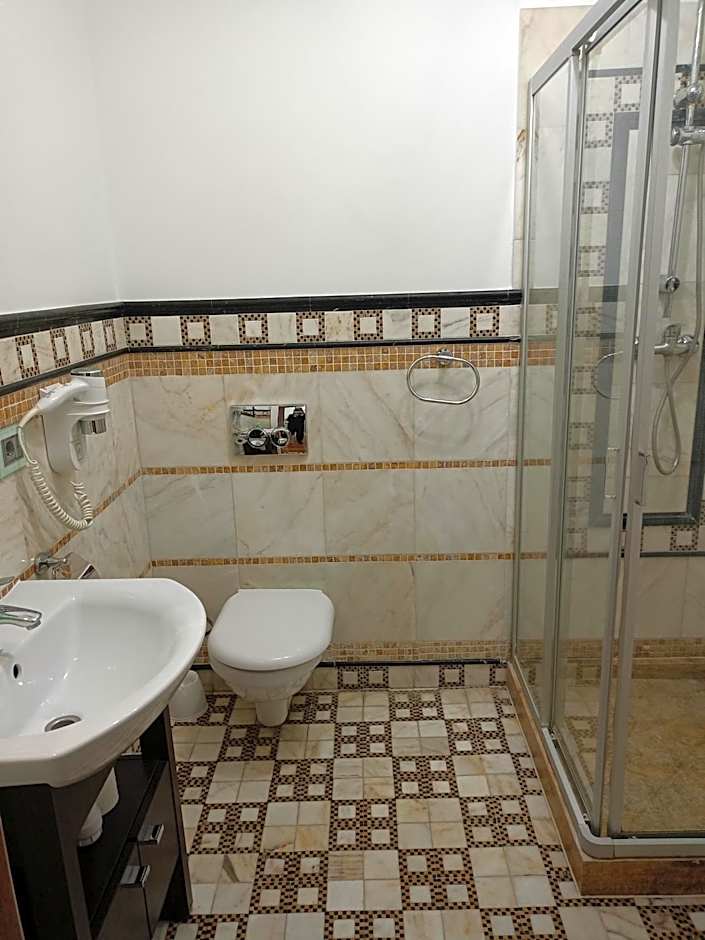 Oficerski Yacht Club