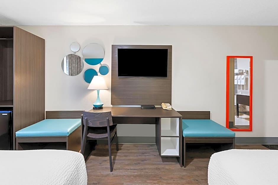 Howard Johnson by Wyndham Thunder Bay