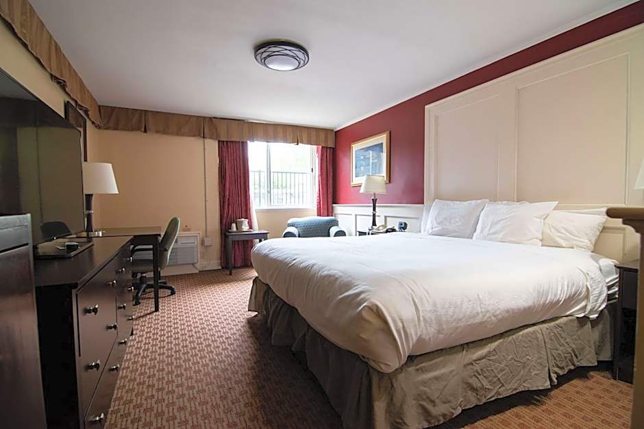 Fireside Inn & Suites Portland