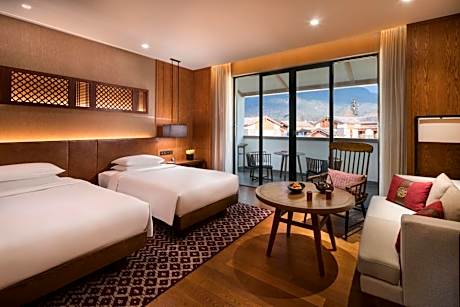 Superior Twin Room with Lake View