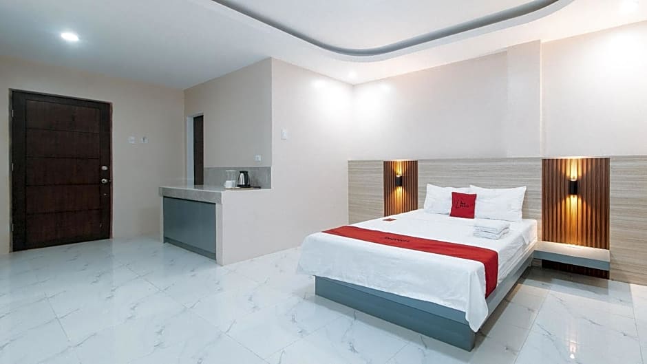 RedDoorz at Happy Stay Apartelle