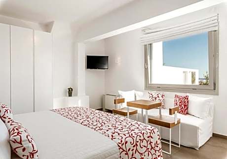 TINOS Deluxe Suite with Sea View and Private Pool