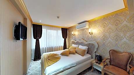 Deluxe Suite with Sea View