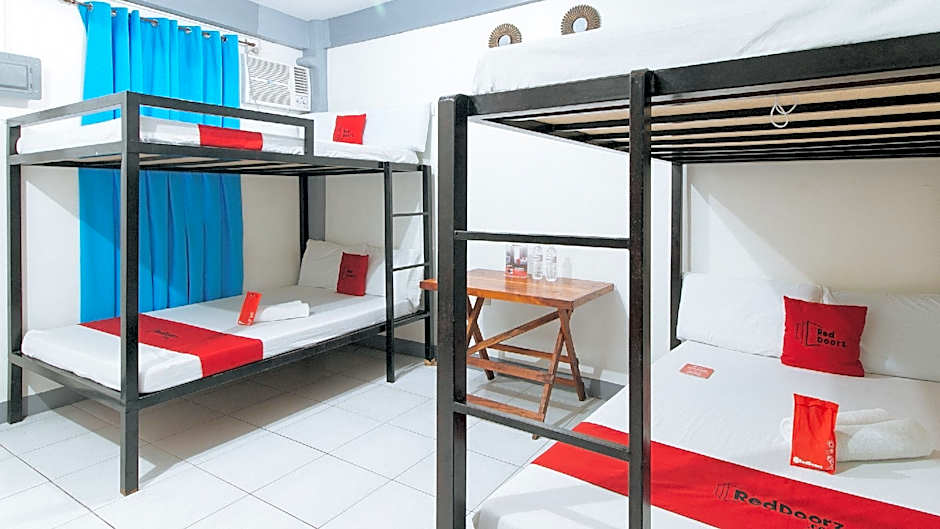 RedDoorz @ Gaea's Apartment Panglao