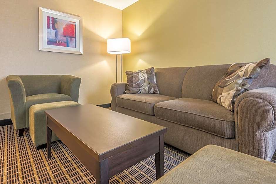 Quality Inn & Suites Windsor
