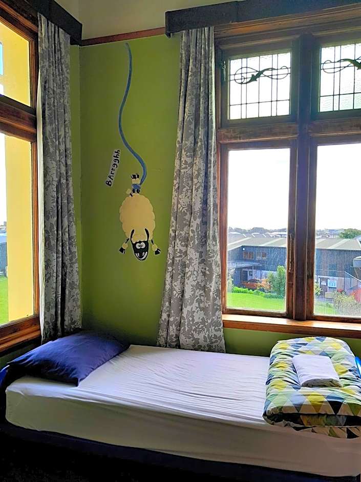 Noah's Ark Backpackers