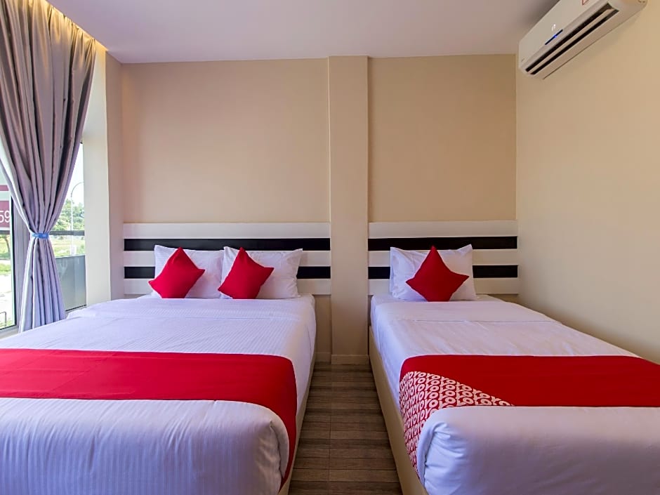 SUPER OYO 1145 Lea Guest House & Cafe