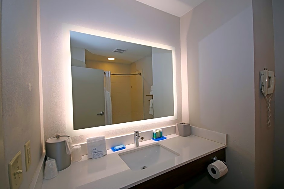 Holiday Inn Express Hotel & Suites Greensboro-East By IHG