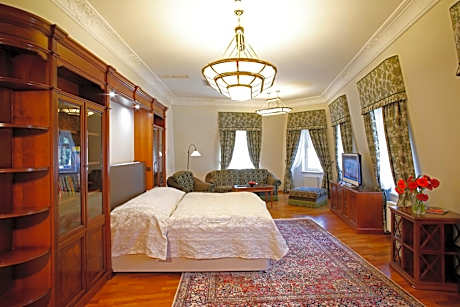 Presidential Suite with Wellness and Swimming Pool Access