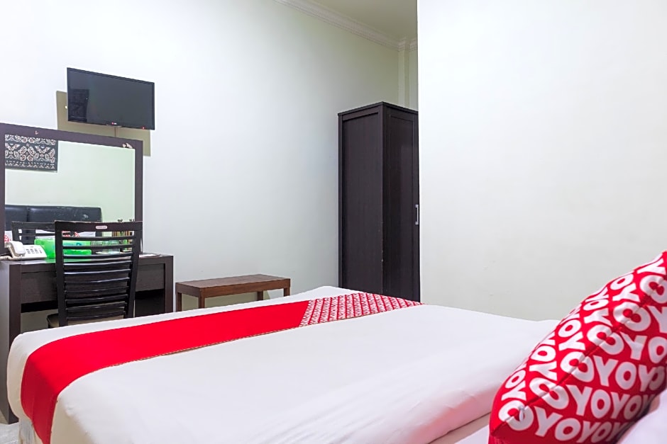 Super OYO 1682 Greenia Hotel