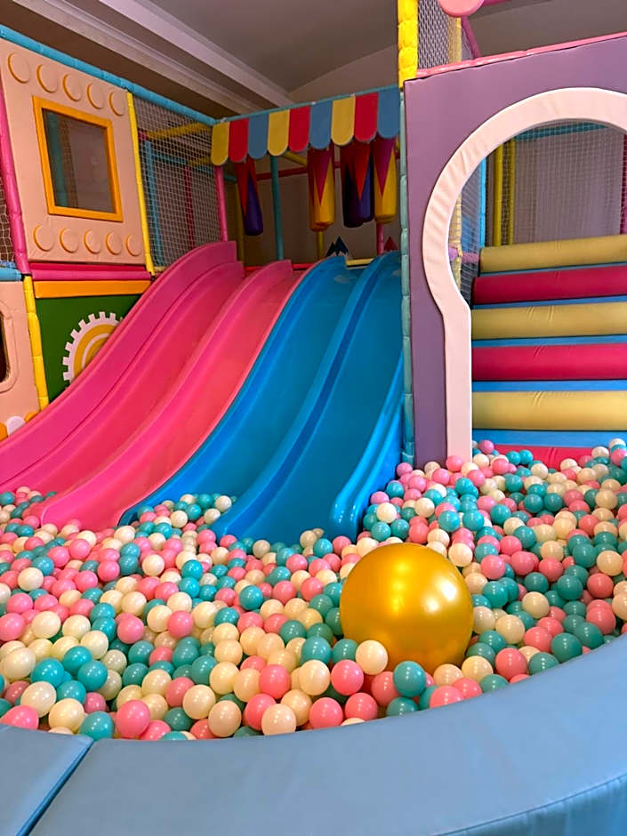 Hotel Saturn