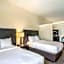 Clarion Inn & Suites Central Clearwater Beach