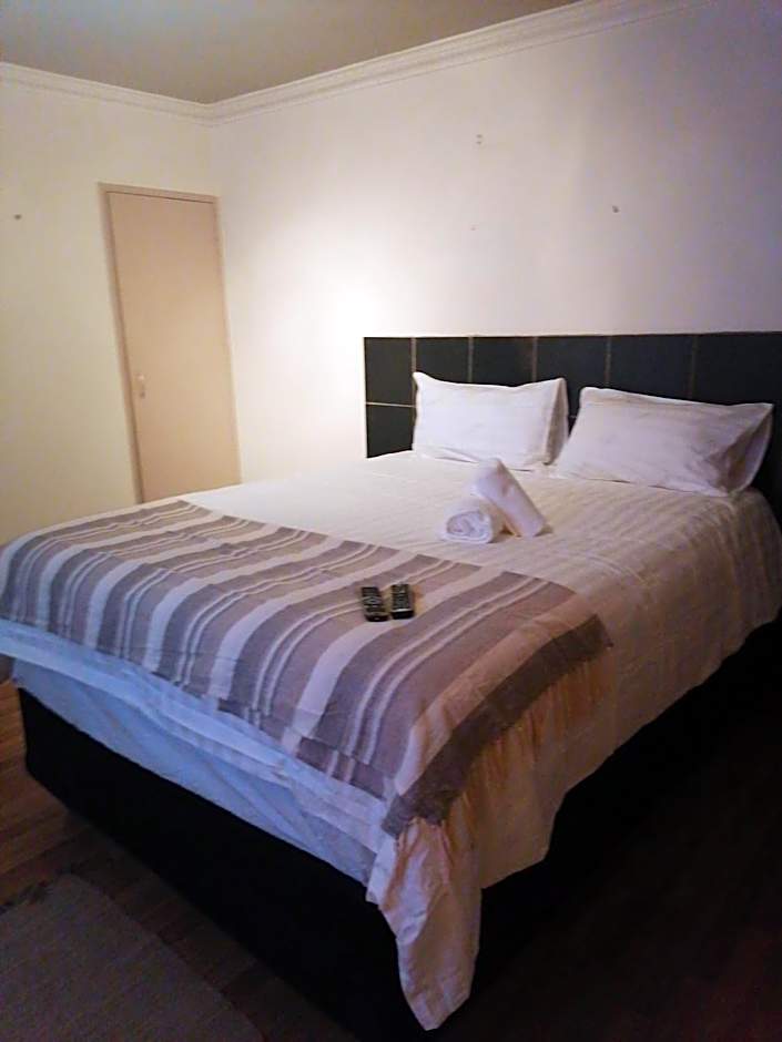 180 On Anderson Guest House