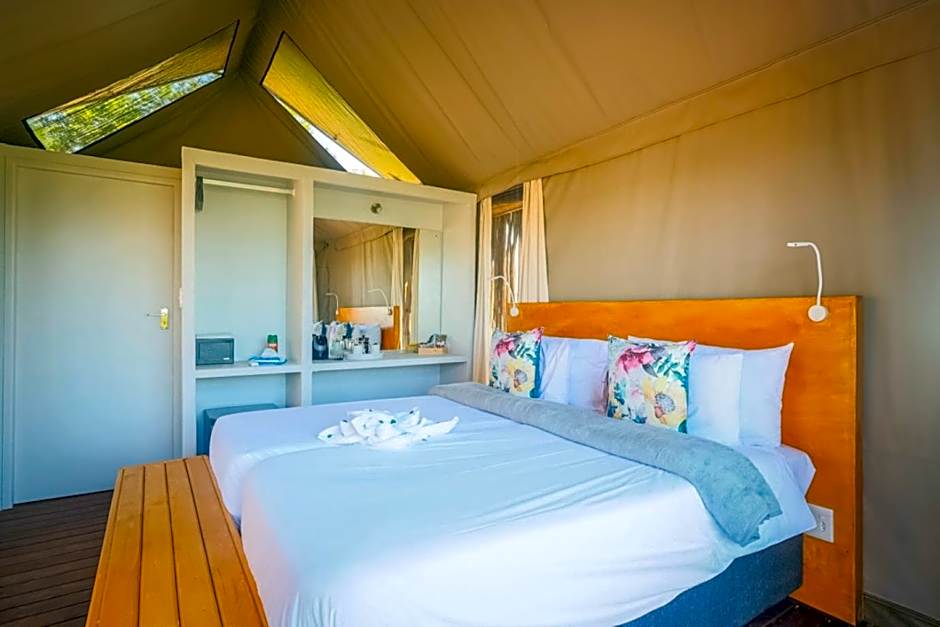 Ndhula Luxury Tented Lodge