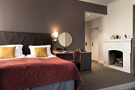 Family Room (2 Adults + 2 Children)