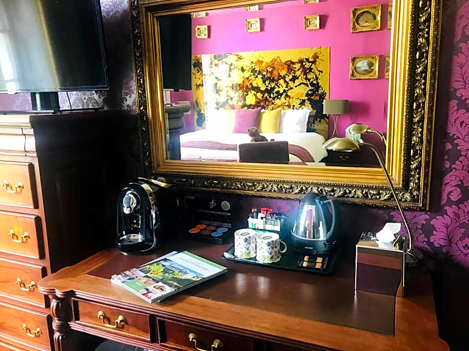 Clarence Court Hotel