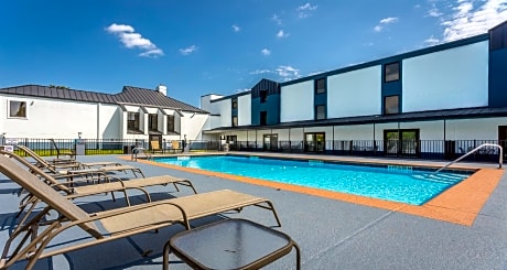 Best Western Plus Arbour Inn and Suites