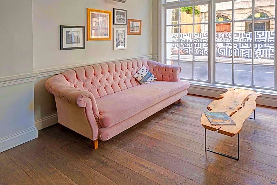 Bristol Grand Hotel By Sunday