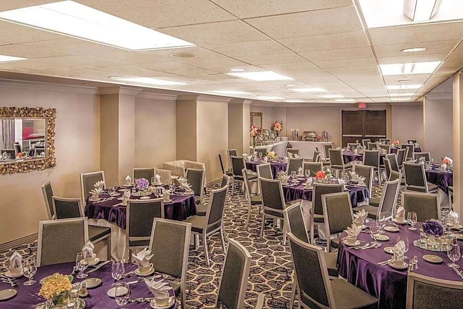 Courtyard by Marriott Bethesda Chevy Chase