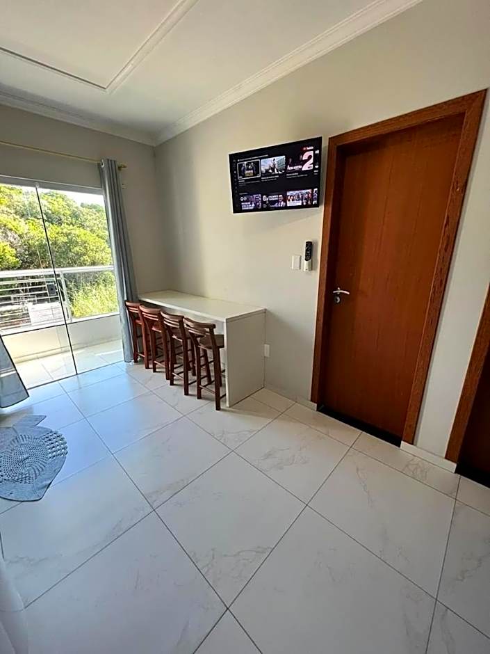 Seu refúgio paradisíaco a apenas 330 metros do mar TUB