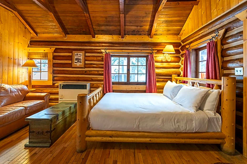 Storm Mountain Lodge & Cabins