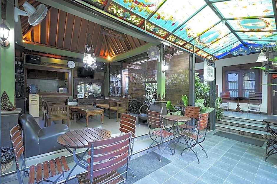 Ndalem Maharani Guest House