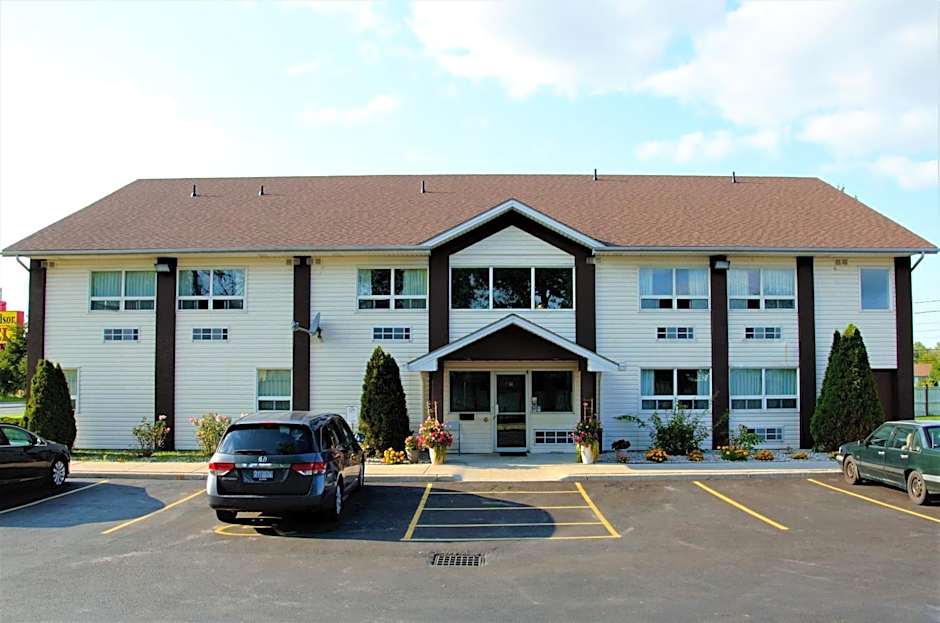 Photo 1 of 34 of Royal Windsor Motel