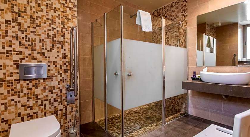 Notre Dame Center Guest House