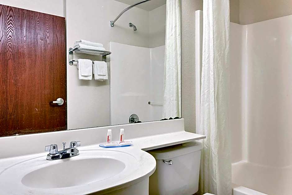 Microtel Inn & Suites by Wyndham Augusta Riverwatch