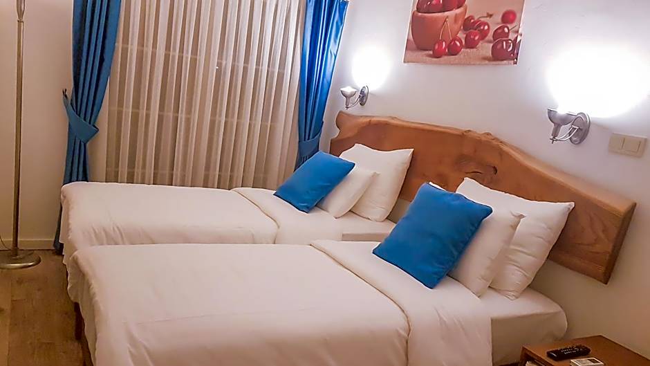 Photo 1 of 6 of 1 Double Bed or 2 Beds, Balcony