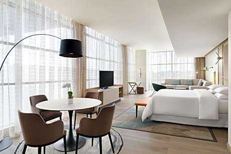 Diplomatic Suite
