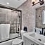 Panoramic beachfront Suite