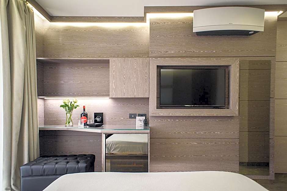 Upper - Boutique Hotel