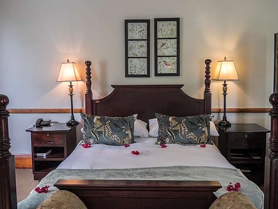 Leeuwenbosch Country House - Amakhala Game Reserve