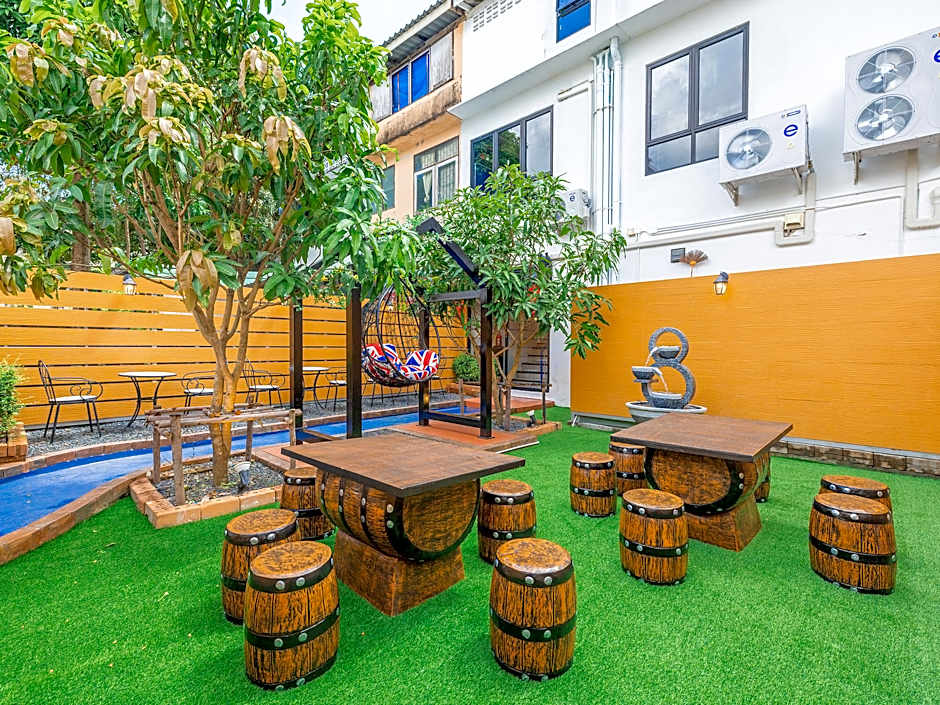 Marco Polo Phuket Poshtel & Bistro