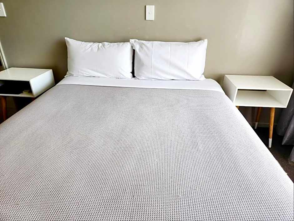 Photo 1 of 1 of Studio 1 King Bed
