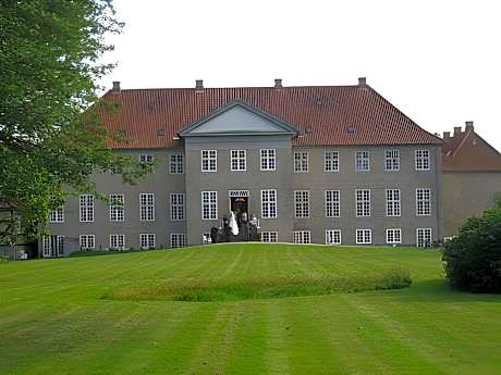 Skjoldenæsholm Slot