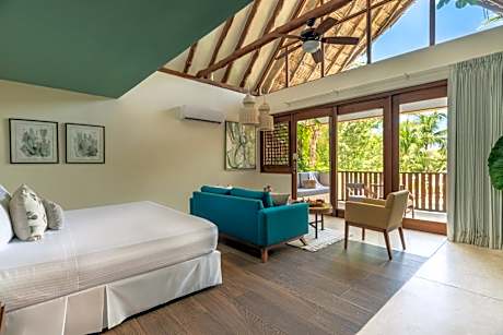 Deluxe Suite with Spa Bath