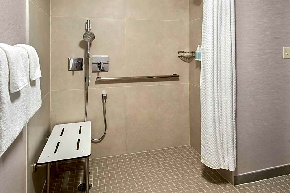 Courtyard by Marriott Newark Elizabeth