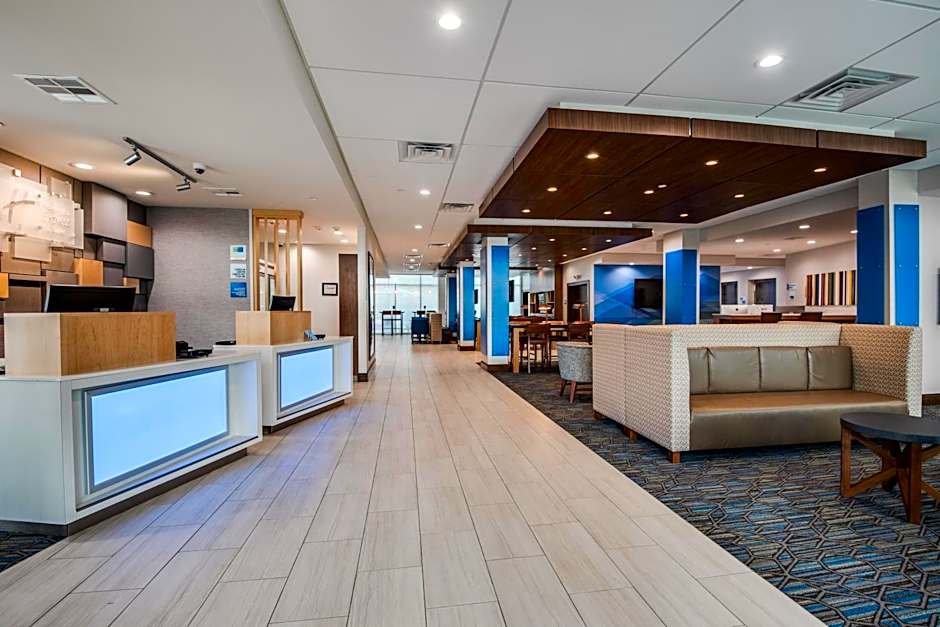 Holiday Inn Express & Suites Dallas North - Addison By IHG