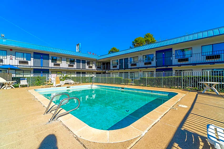 Xpress Inn & Extended Stays