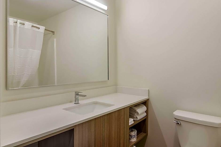 WoodSpring Suites Tacoma - Lakewood