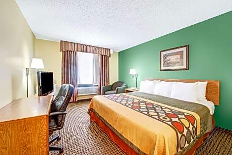 King Room with Roll-in Shower - Mobility Access/Non-Smoking